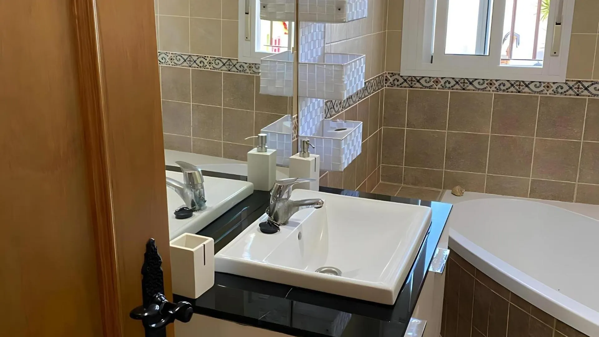 Holiday home Chalet Piscina Privada Chiclana Solo Familias & Parejas Villa Chiclana de la Frontera