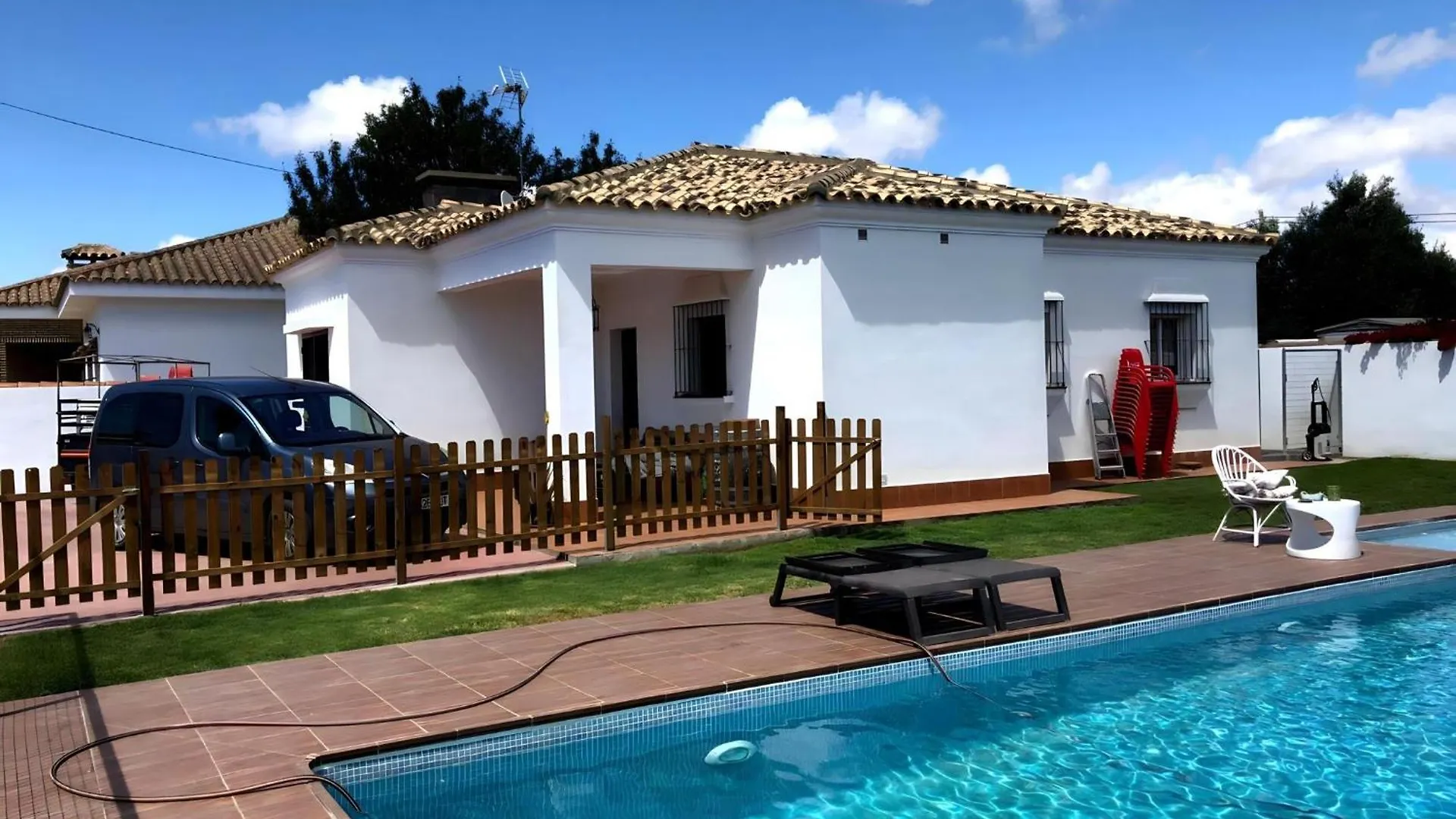 Chalet Piscina Privada Chiclana Solo Familias & Parejas contacts